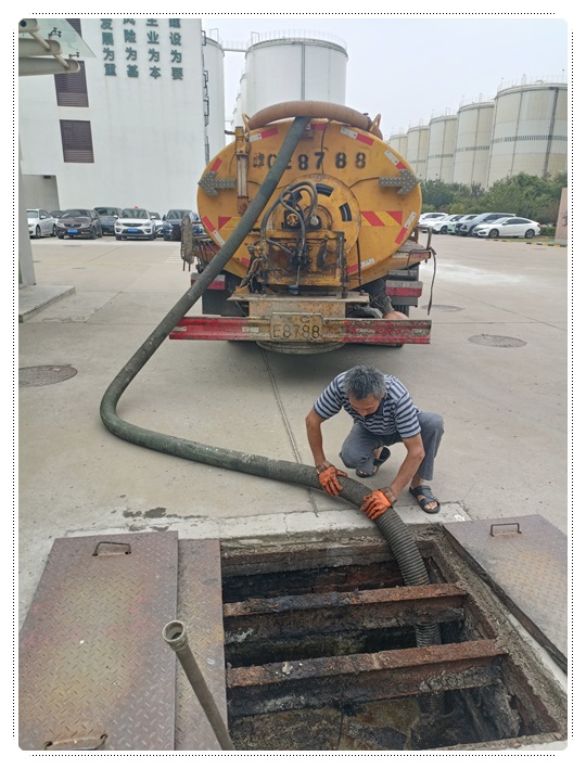 大岭山隔油池清掏