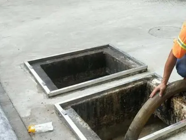 大岭山化粪池清理